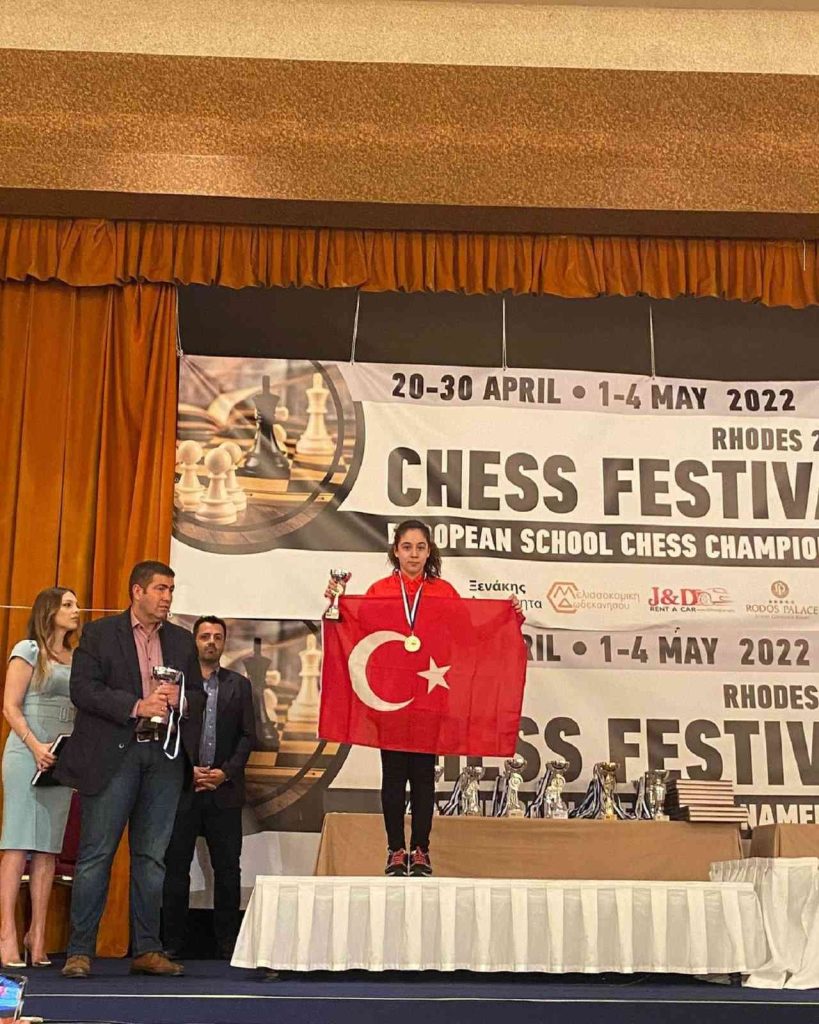GKV’li Beren Kalyoncu satrançta Avrupa ikincisi oldu
