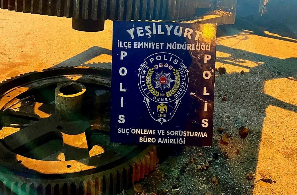 Hırsızları kameralar ele verdi