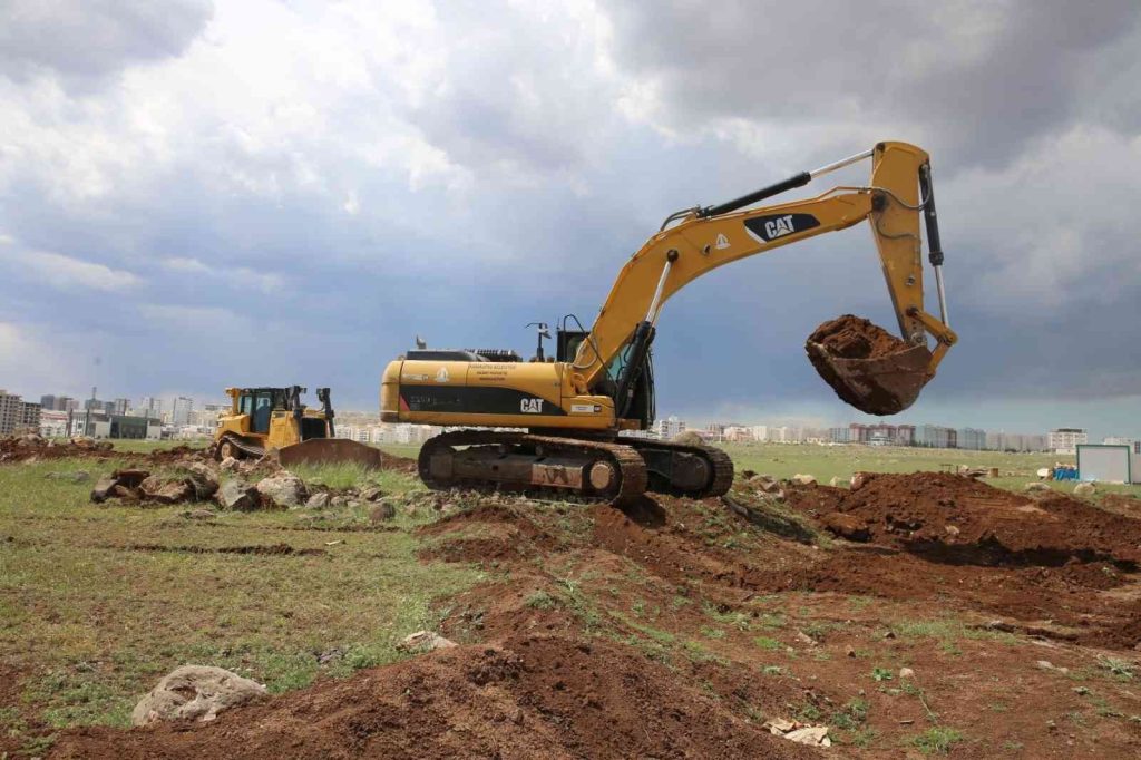 Karaköprü’de yol genişletme çalışması