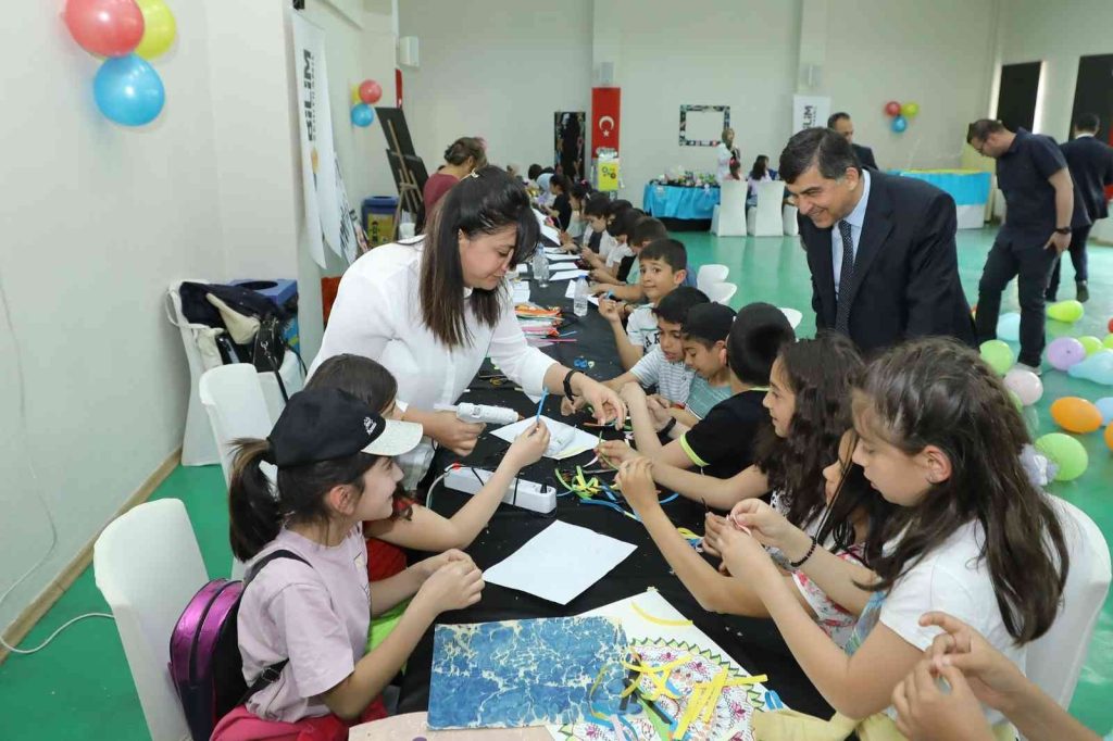 Minikler elektronik programlama için yarıştı