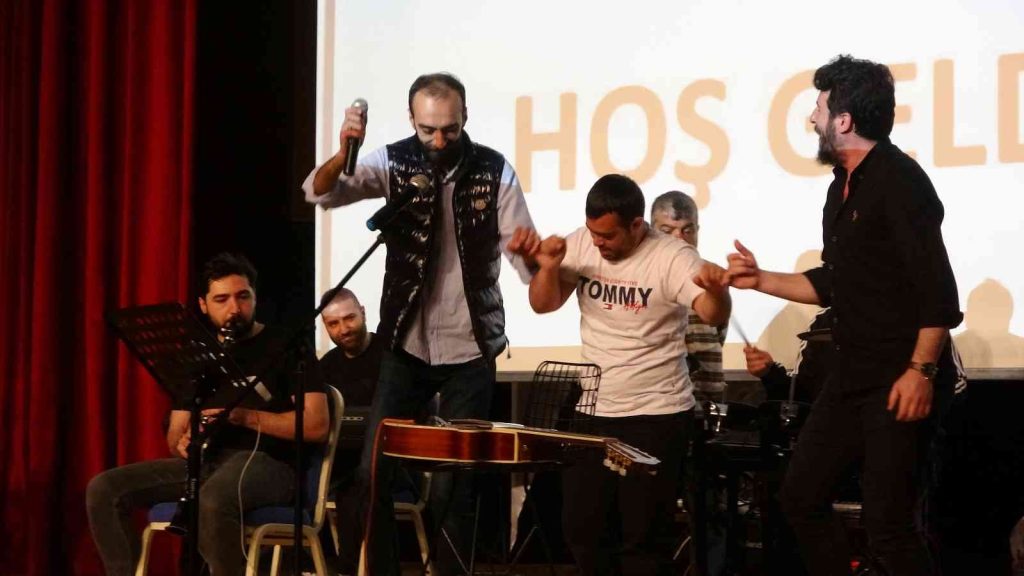 Müzik şöleninde ’Engel tanımadan’ doyasıya eğlendiler