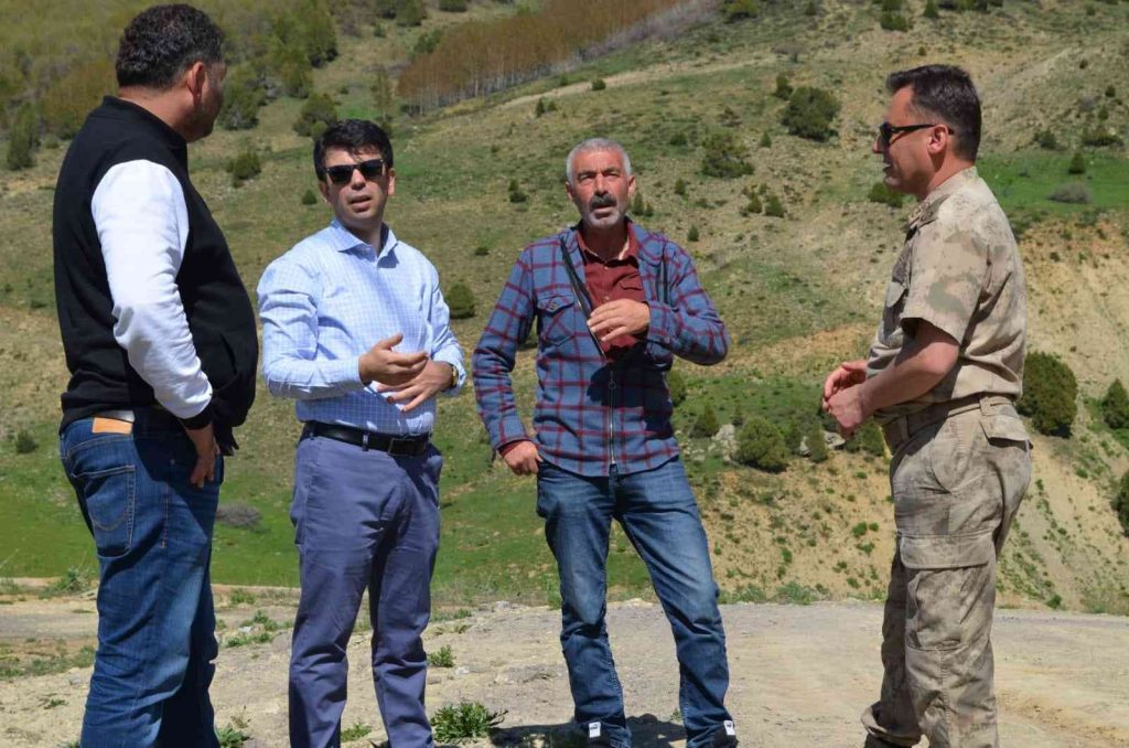 Pülümür Kaymakamı Uzun vatandaşlarla bir araya geldi
