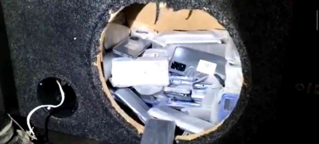 Şanlıurfa’da ses sistemi içerisinde 267 adet cep telefonu ele geçirildi