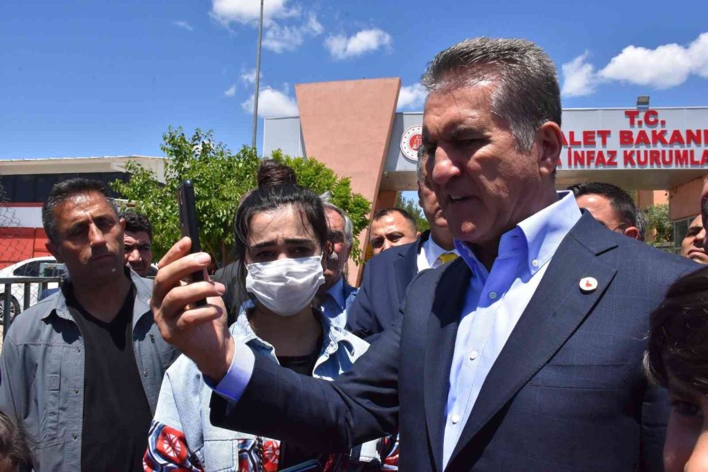 Sarıgül: “Türkiye demokrasisine ABD’nin müdahale etmesine asla izin vermeyiz”