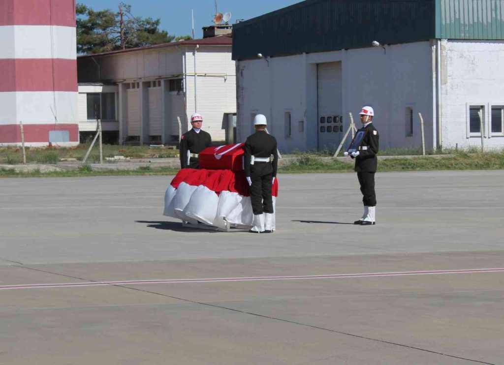 Şehit Oktay Salar’ın naaşı memleketi Balıkesir’e uğurlandı