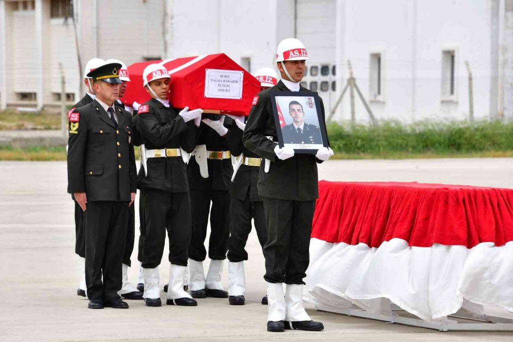 Şehit Talha Bahadır’ın naaşı memleketi Yalova’ya uğurlandı