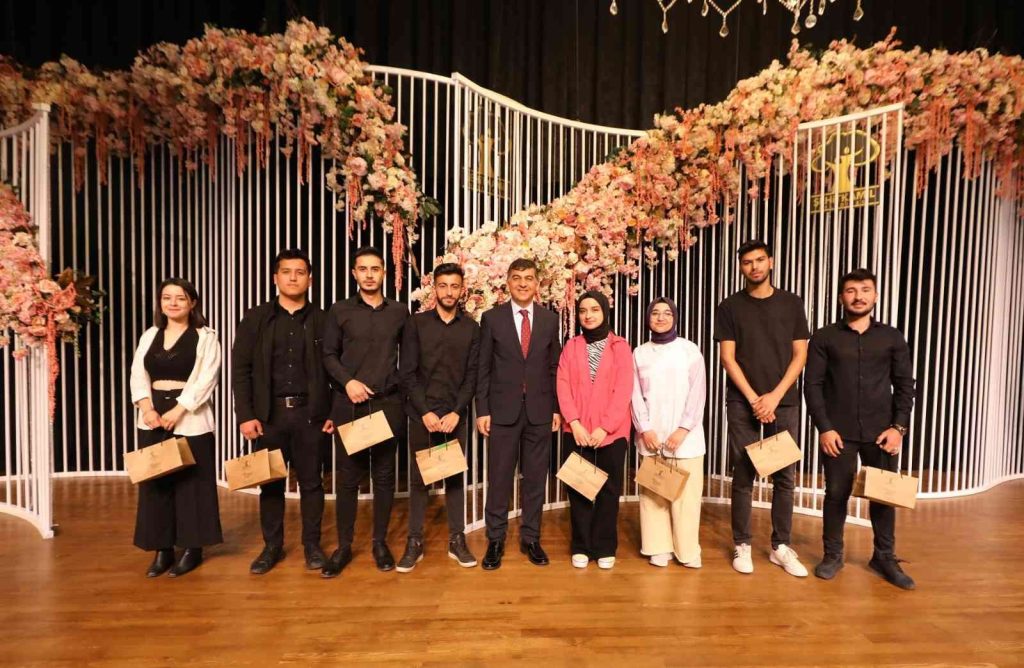 Şehitkamil’de 4 bİN 908 kişi okuma-yazma öğrendi