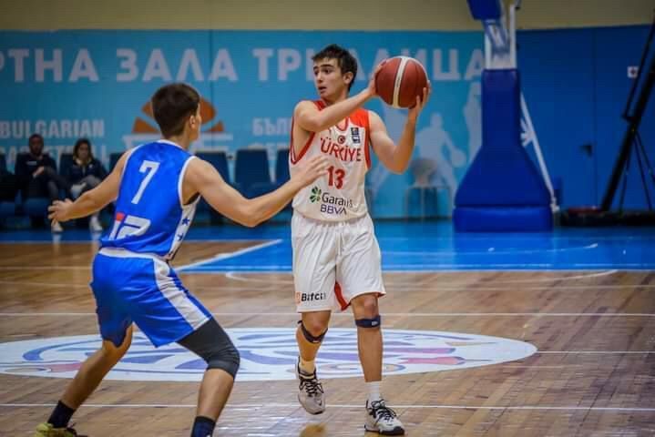 Şehitkamilli milli sporcu Bulgaristan’da forma giydi