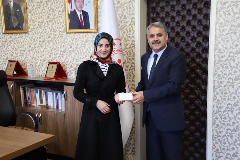Sınavı kazanan öğrenciye ’’Bosna’’ ödülü