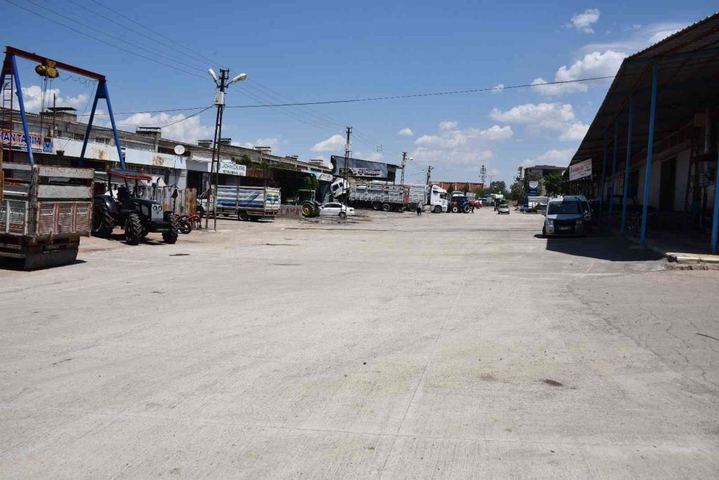 Siverek’te oto sanayi sitesinin yolları yeniden yapılıyor
