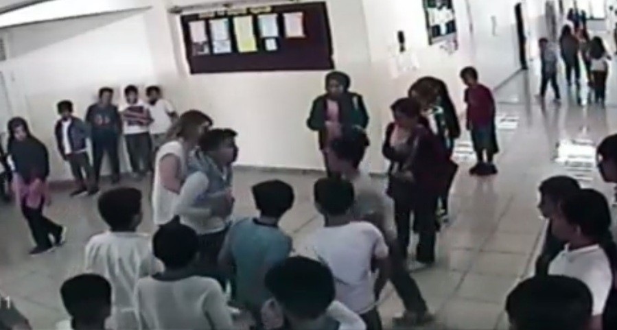 Soluk borusuna yemek kaçan öğrenciyi öğretmenleri kurtardı