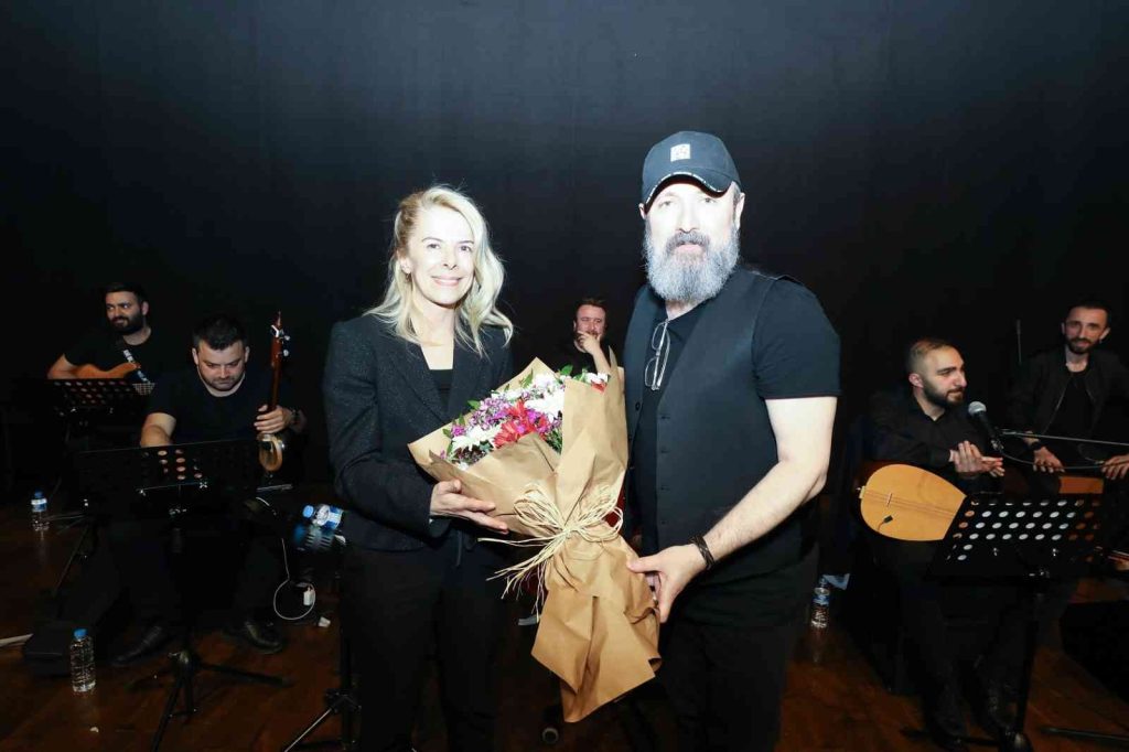 Talha Bora Öge’nin konserine yoğun ilgi