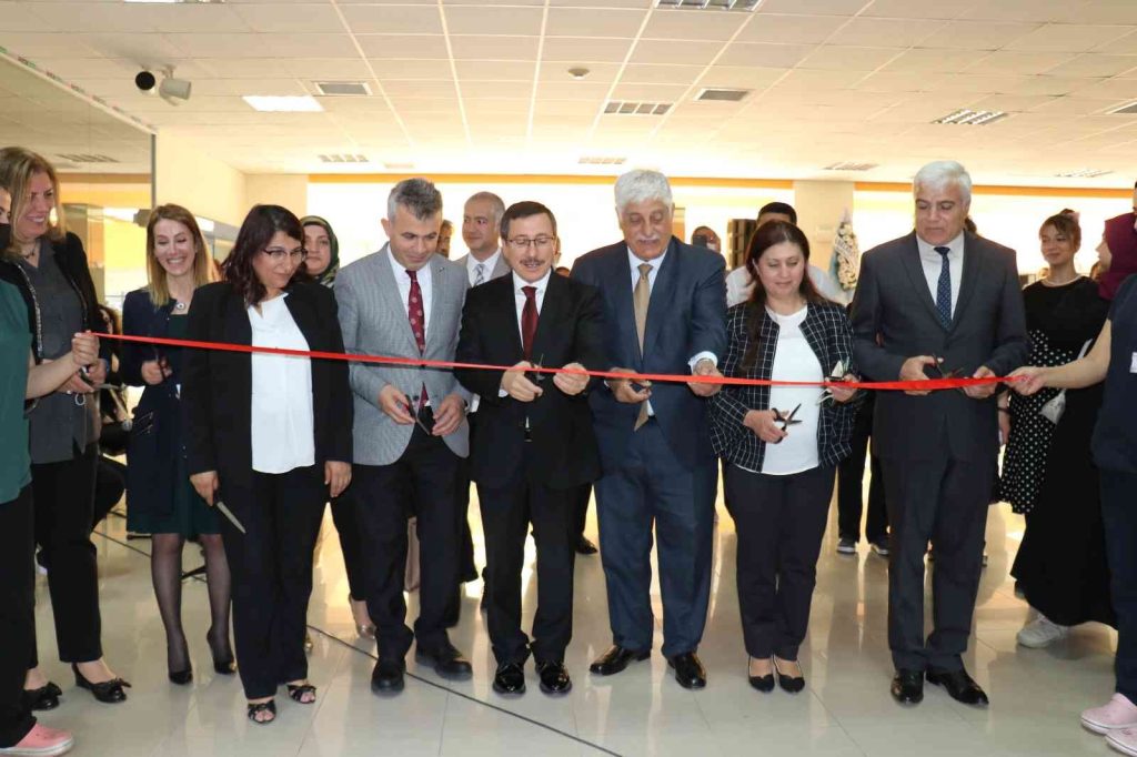 TÖTM’de Ressam Hemşireler Sergi açtı