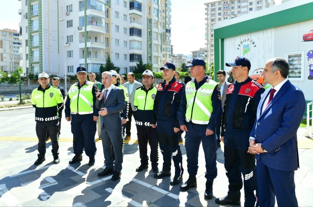 Yeşilyurt’ta trafik haftası etkinlikle kutlandı