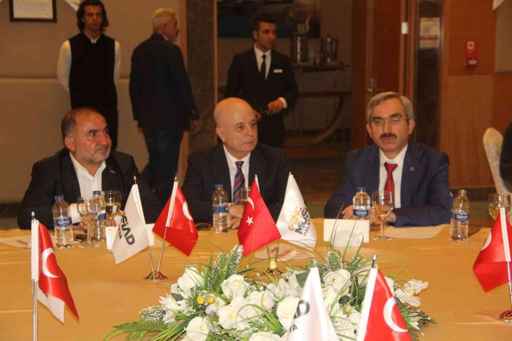 Yıldız Holding CEO’su Mehmet Tütüncü Malatya’da iş dünyası ve üniversiteli gençlerle buluştu