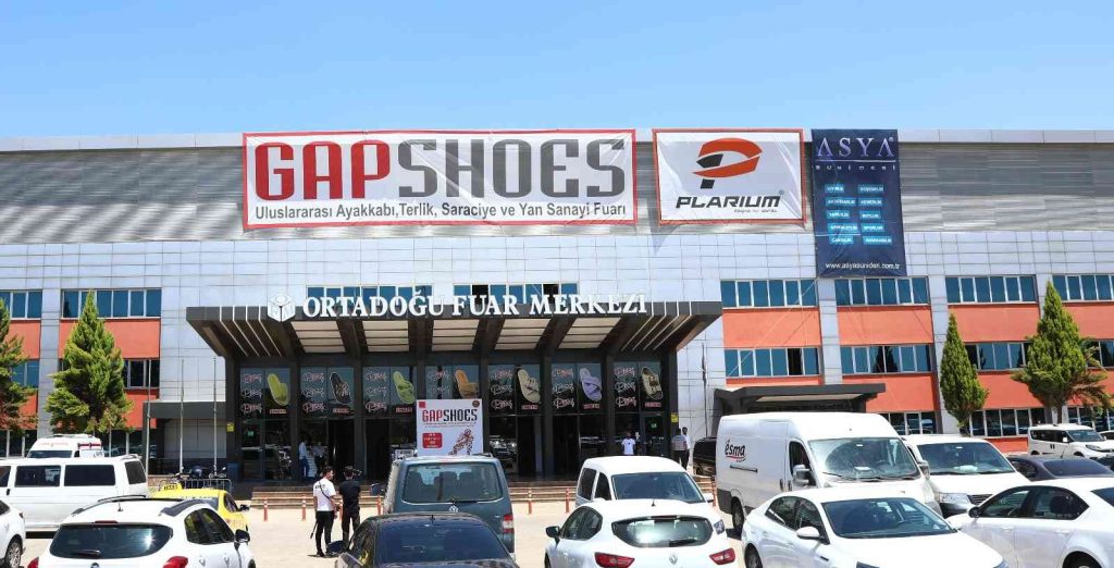 Ayakkabı ve terlik sektöründe yeni ürün ve modeller Gaziantep’te sergilendi