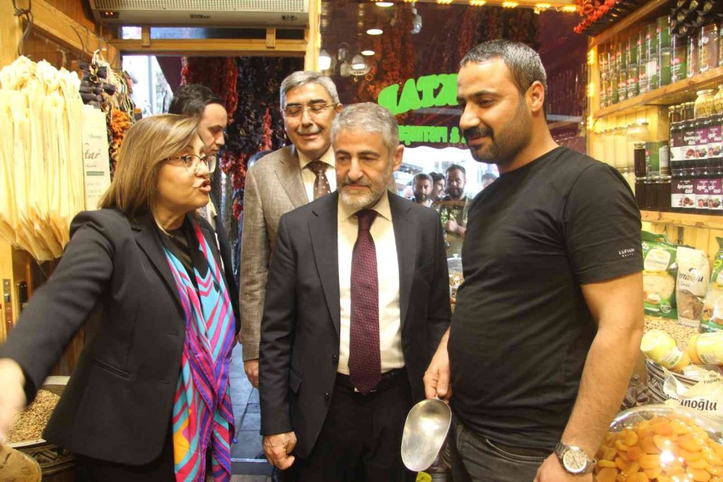 Bakan Nebati’den Fatma Şahin’e gülümseten isot sorusu