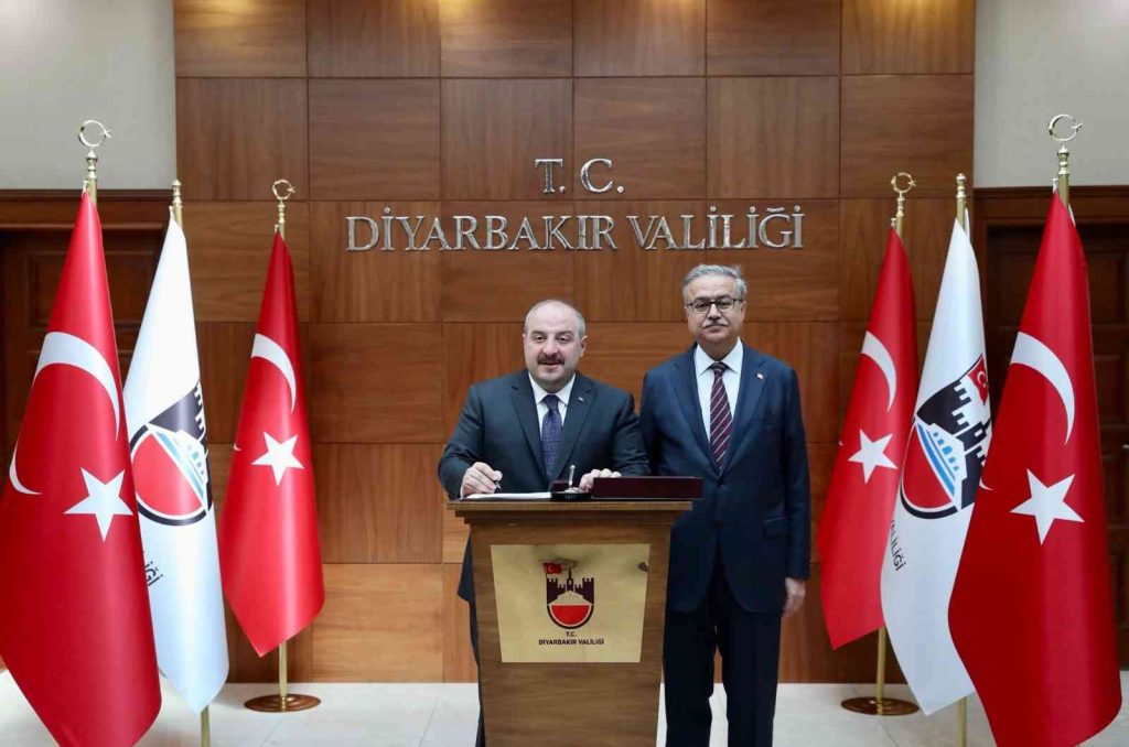 Bakan Varank’tan Diyarbakır Valiliğine ziyaret