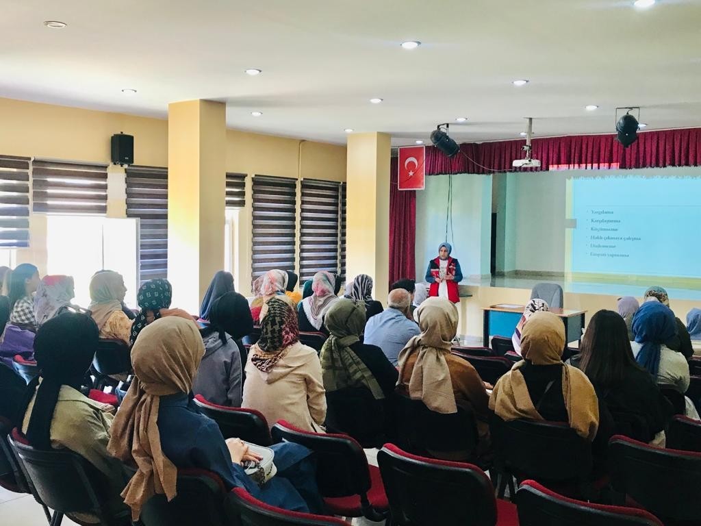 Bingöl’de usta öğreticilere  ’Şiddetsiz İletişim Eğitimi’ verildi