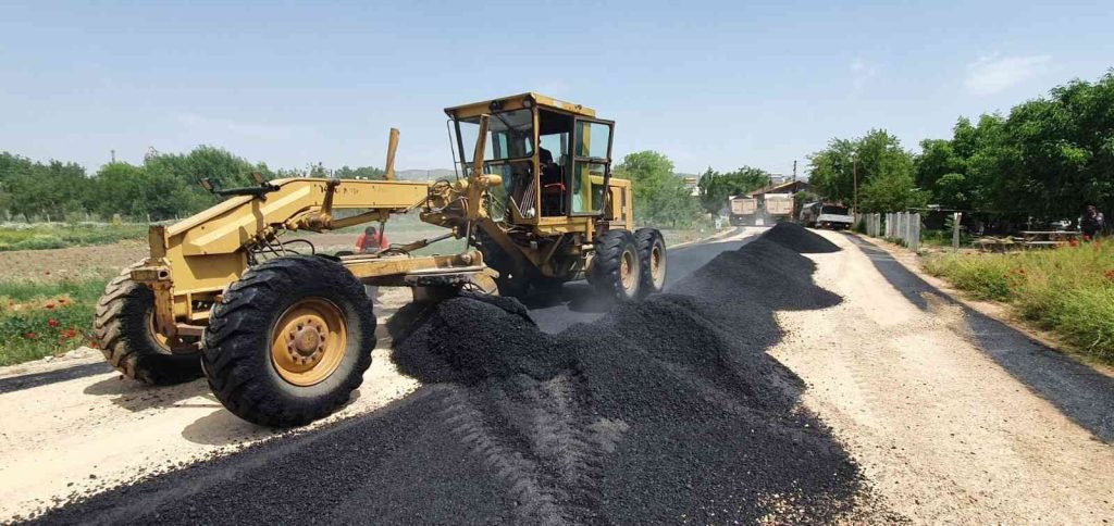 Elazığ’da asfaltlama çalışması sürüyor