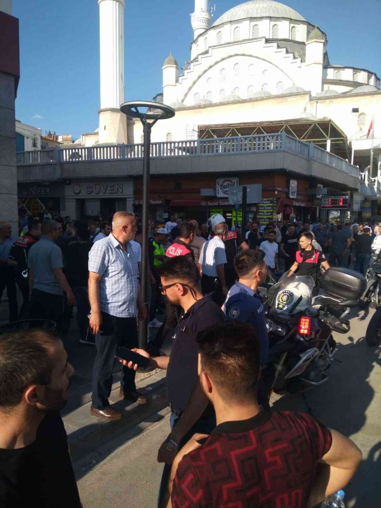 Elazığ’da bıçaklı kavga: 3 yaralı