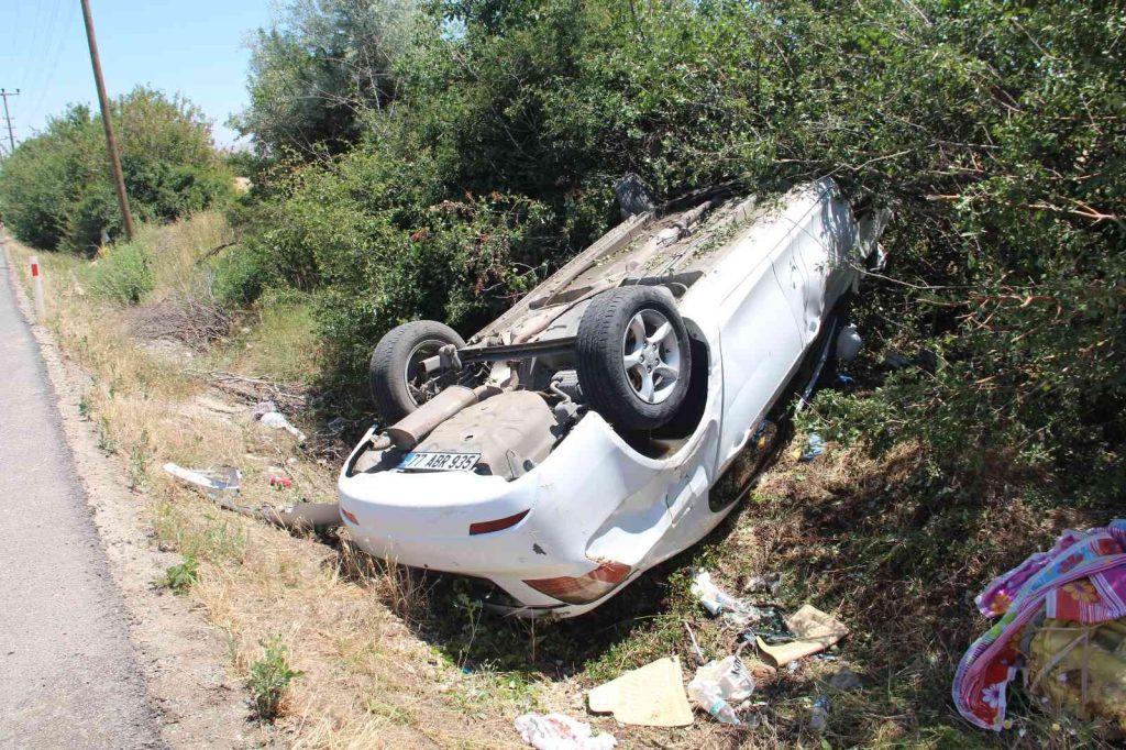 Elazığ’da otomobil takla attı: 6 yaralı