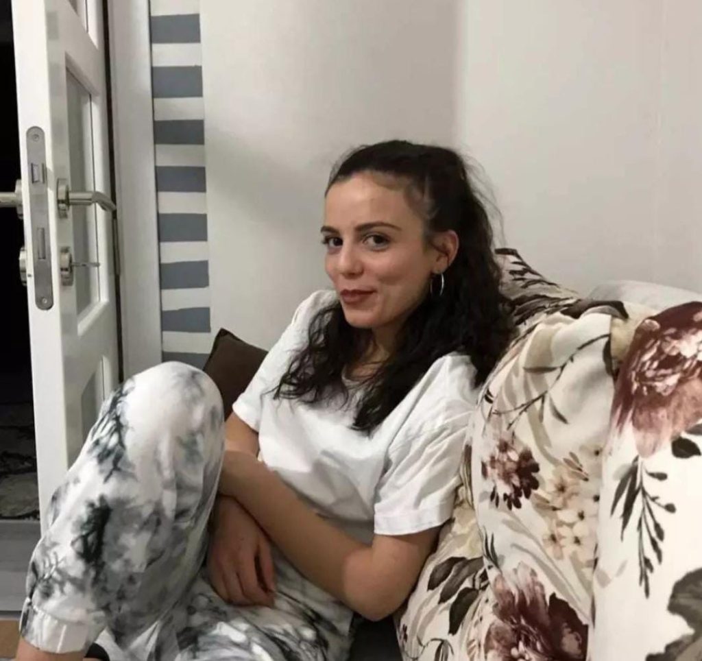 Elazığ’da otomobilin çarptığı genç kız hayatını kaybetti