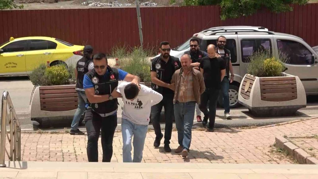 Elazığ’da uyuşturucu maddeyle yakalanan 3 zanlı tutuklandı