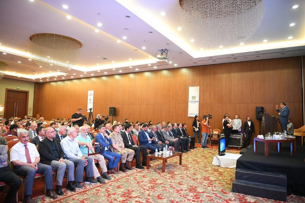 ‘Elektrikli ve Hibrit Araç Teknolojileri’ paneli düzenlendi