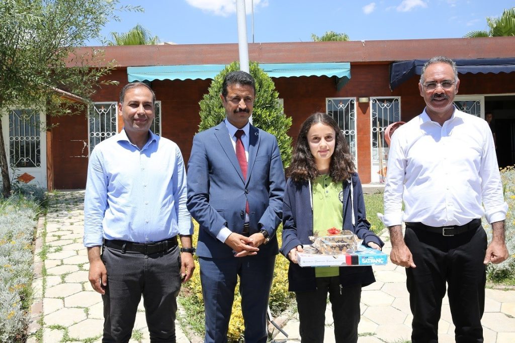 Eyyübiye başarılı öğrencileri ödüllendirdi