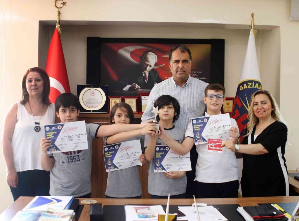 Gaziantep Kolej Vakfı’na ’’Yükselen Yıldızlar’’ ödülü