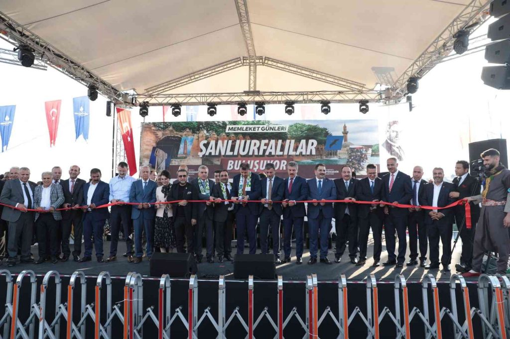 Haliliye tarihi yansıtan ürünleri İstanbul’a taşıdı