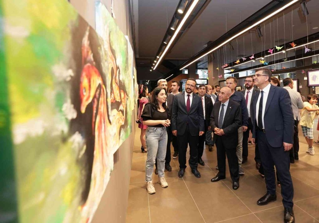 Kursiyerlerin sanat eserleri görücüye çıktı
