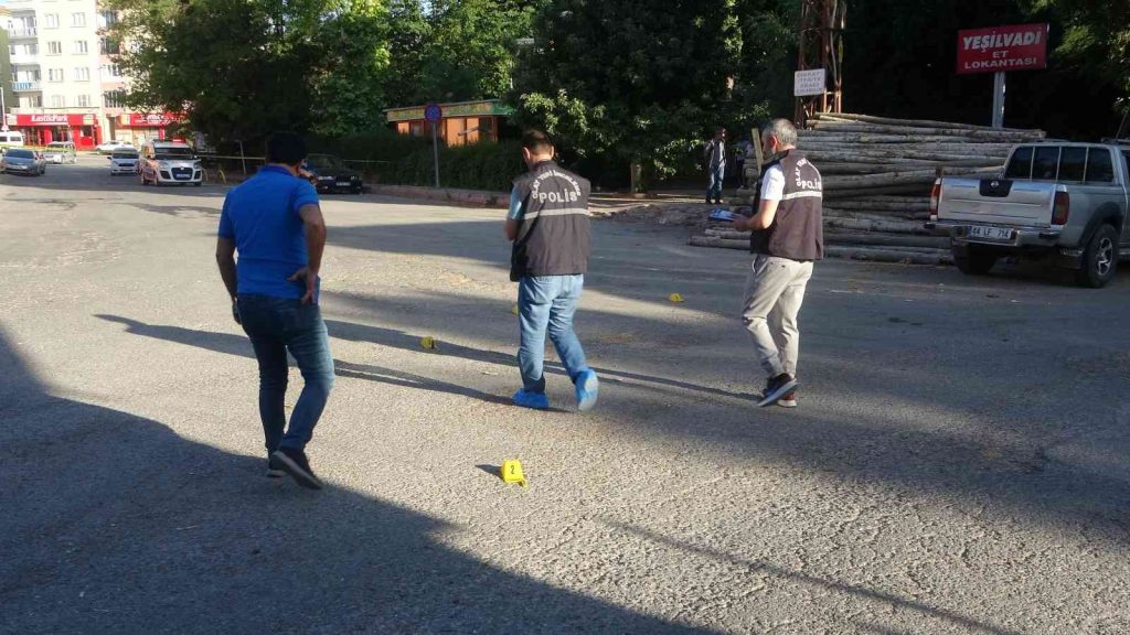 Malatya’da esnaf kavgası kanlı bitti: 3 yaralı