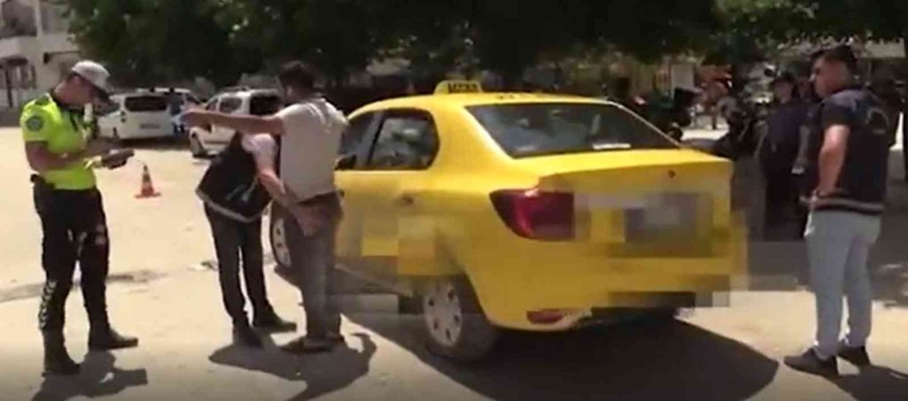 Polisten okul çevrelerinde denetim