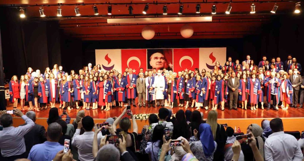 SANKO Üniversitesi’nde mezuniyet heyecanı