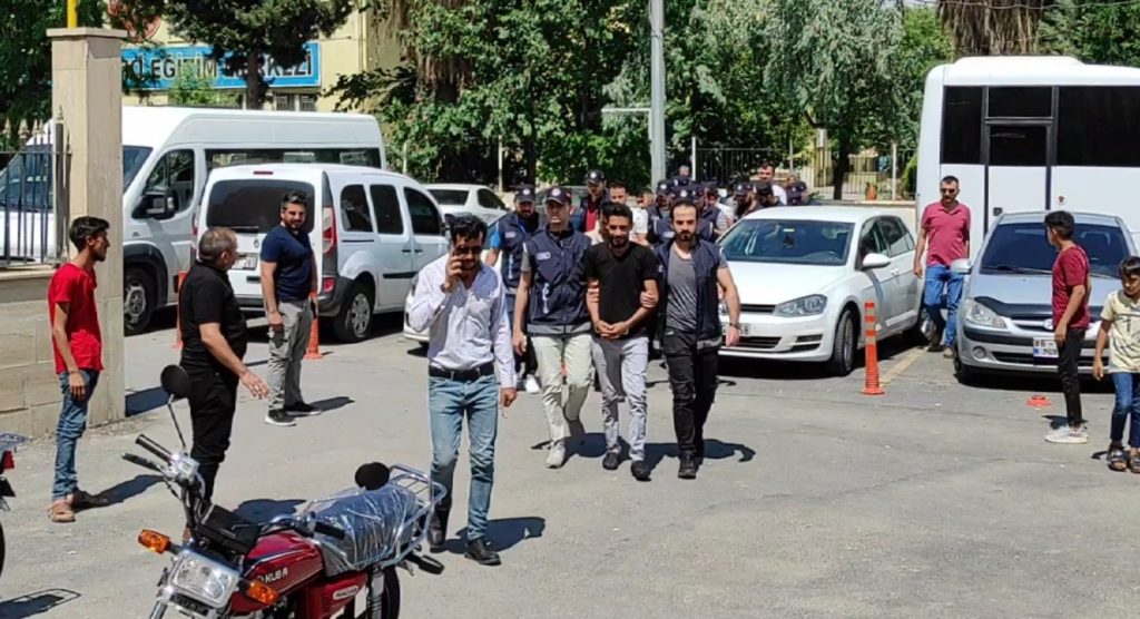 Şanlıurfa’da göçmen kaçakçılığı operasyonunda 5 tutuklama