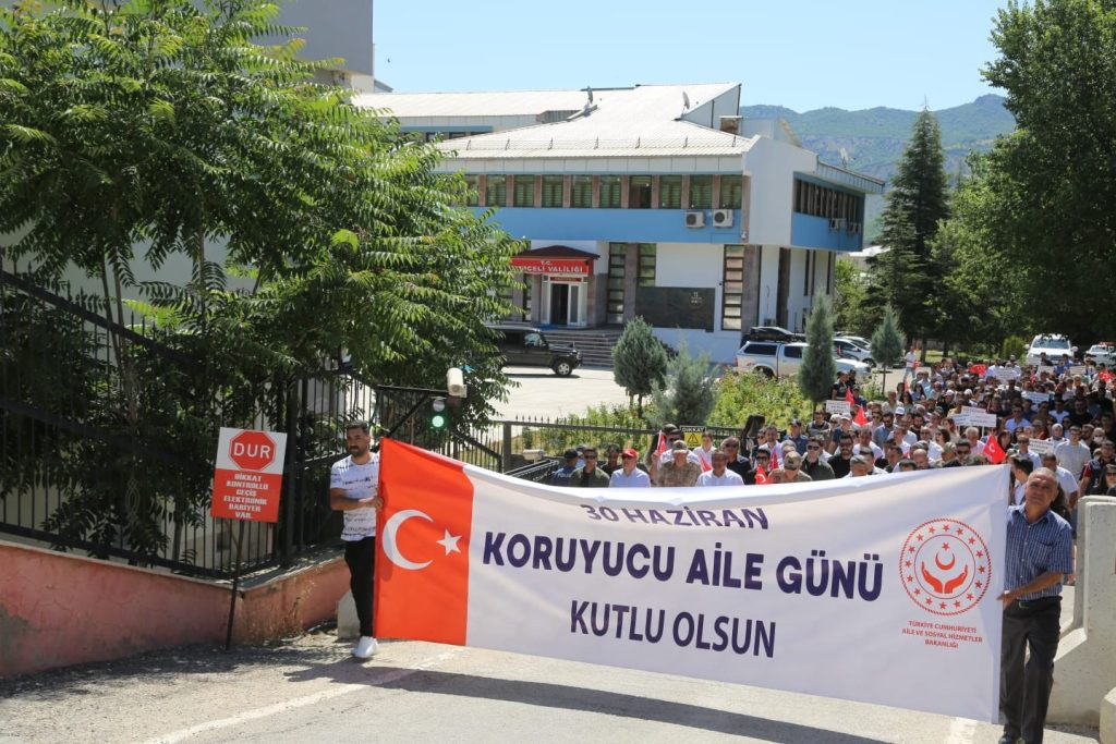 Tunceli’de 30 Haziran Koruyucu Aile Günü yürüyüşü