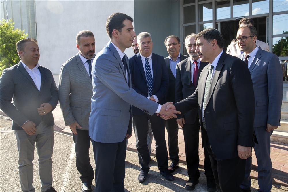 Vali Şahin, İl Sağlık Müdürlüğünü Ziyaret Etti