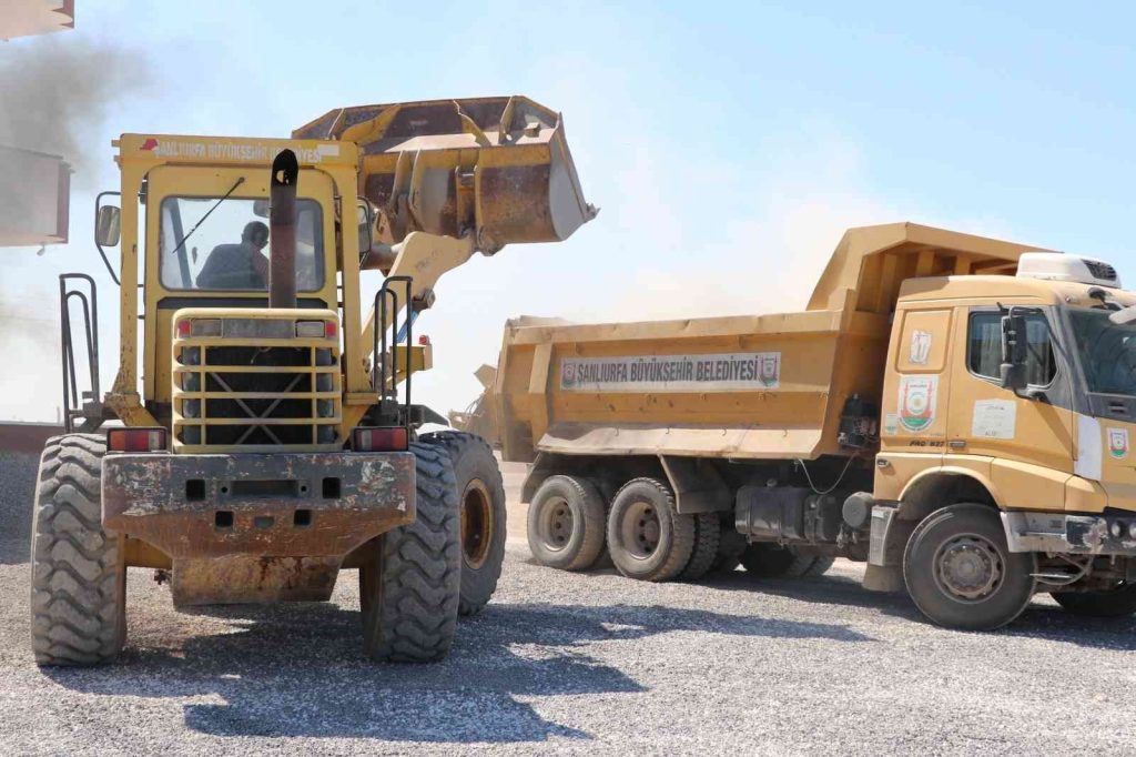 Akçakale’nin çehresi büyükşehir belediyesi ile değişiyor