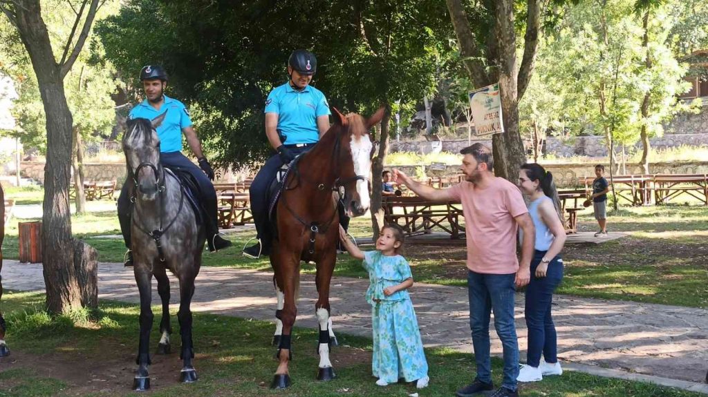 Atlı Jandarma Timi’nin park ve mesire alanlarındaki görevi sona erdi