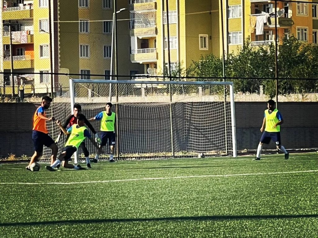Bağlar Belediyespor’da 11 oyuncu A takımla idmana çıkacak