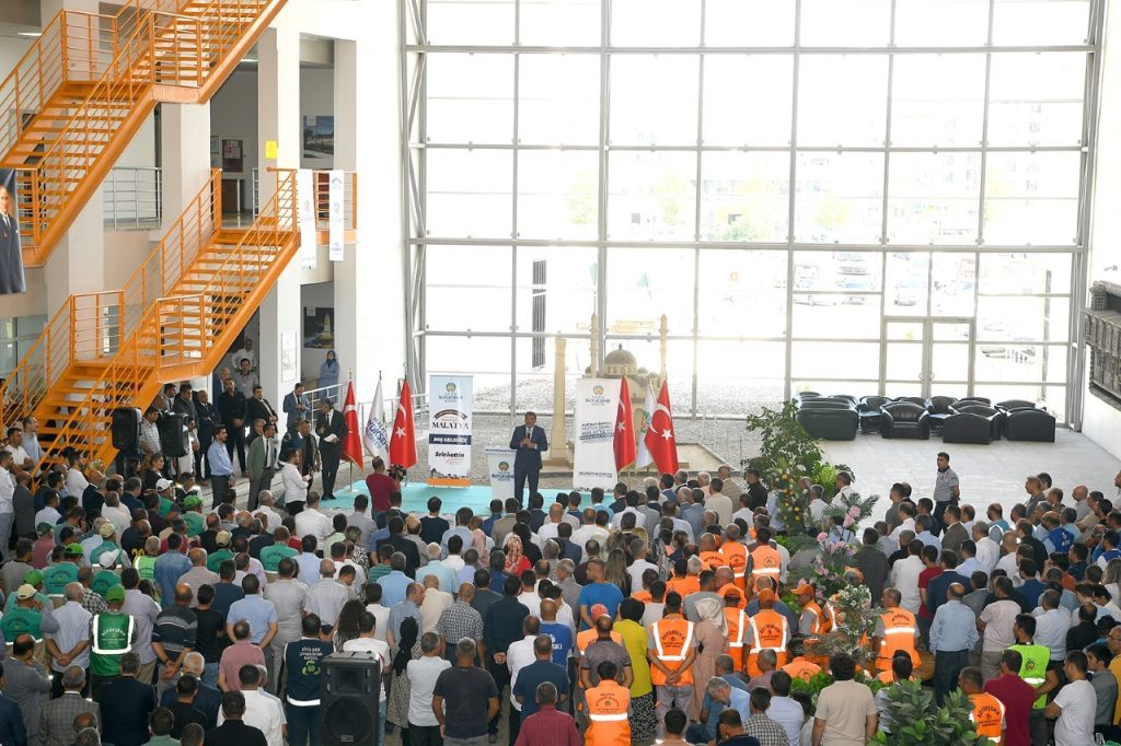 Başkan Gürkan personelle bayramlaştı