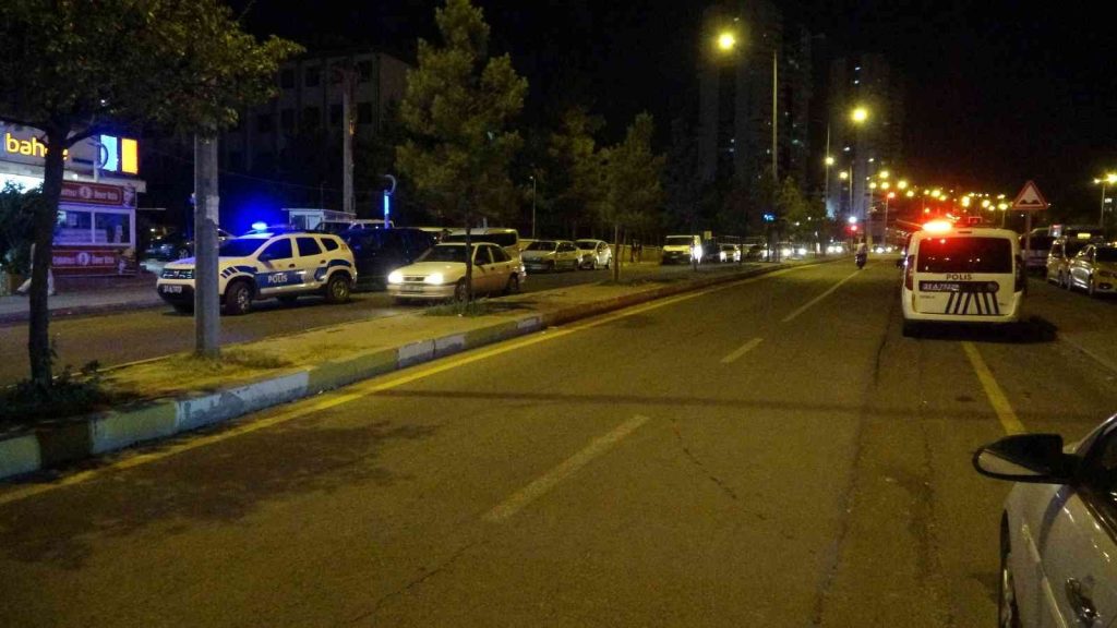 Diyarbakır’da arife gecesi silahlı kavga: 3 yaralı