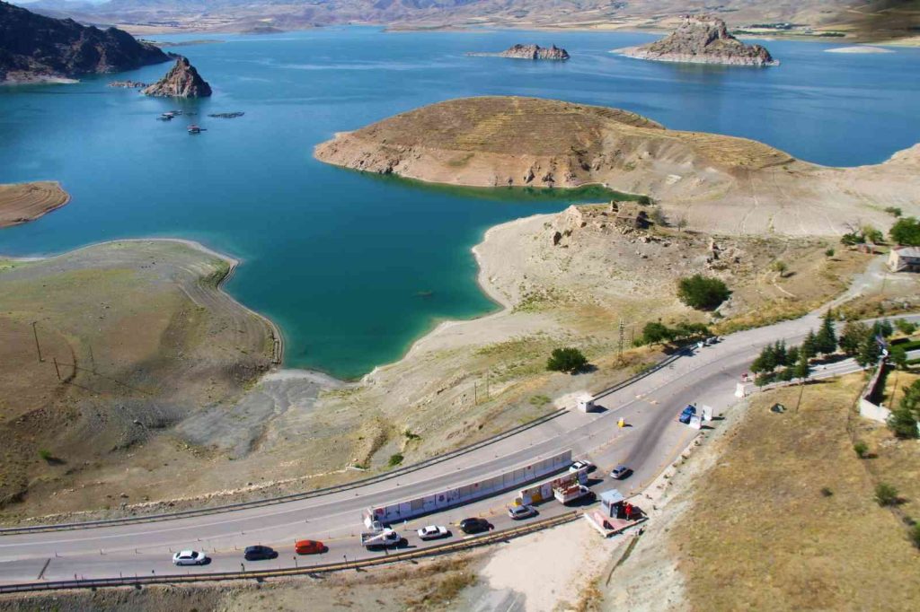 Elazığ’da bayram öncesi helikopter destekli trafik denetimi