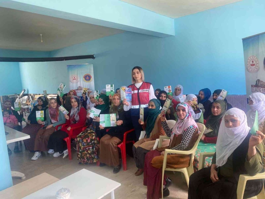 Elazığ’da ‘En İyi Narkotik Polisi Anne’ projesi