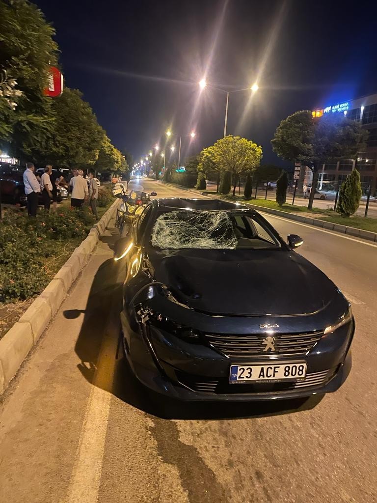 Elazığ’da otomobilin çarptığı yaya hayatını kaybetti
