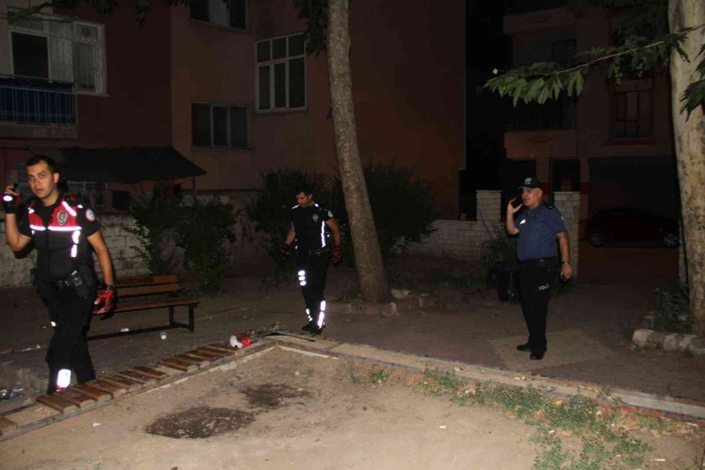 Elazığ’da silahlı kavgada parkta oturan kadınlar saçmaların hedefi oldu: 5 yaralı