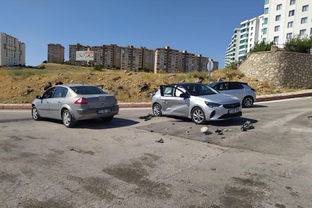Elazığ’da trafik kazası: 2 yaralı