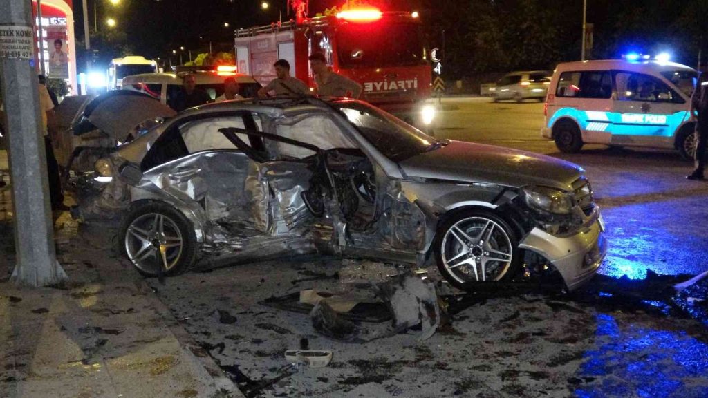 Elazığ’da trafik kazası: 3  yaralı